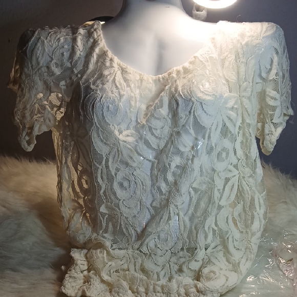 Forever 21 Ivory Lace Blouse 1X - Picture 3 of 9